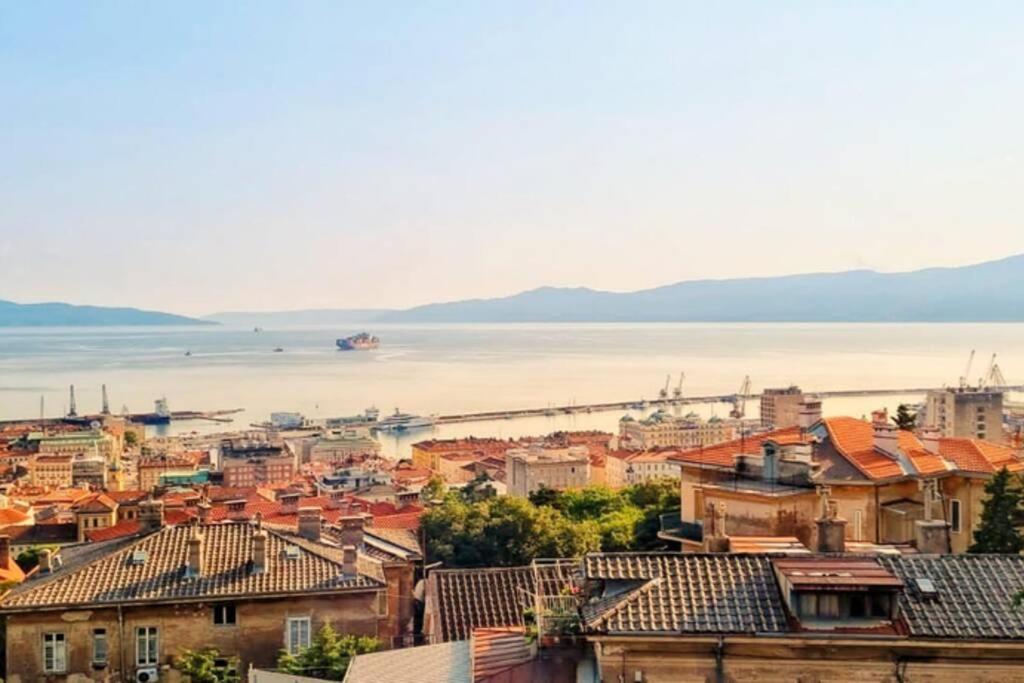 Apartment Lori - Beautiful View Rijeka Exteriör bild