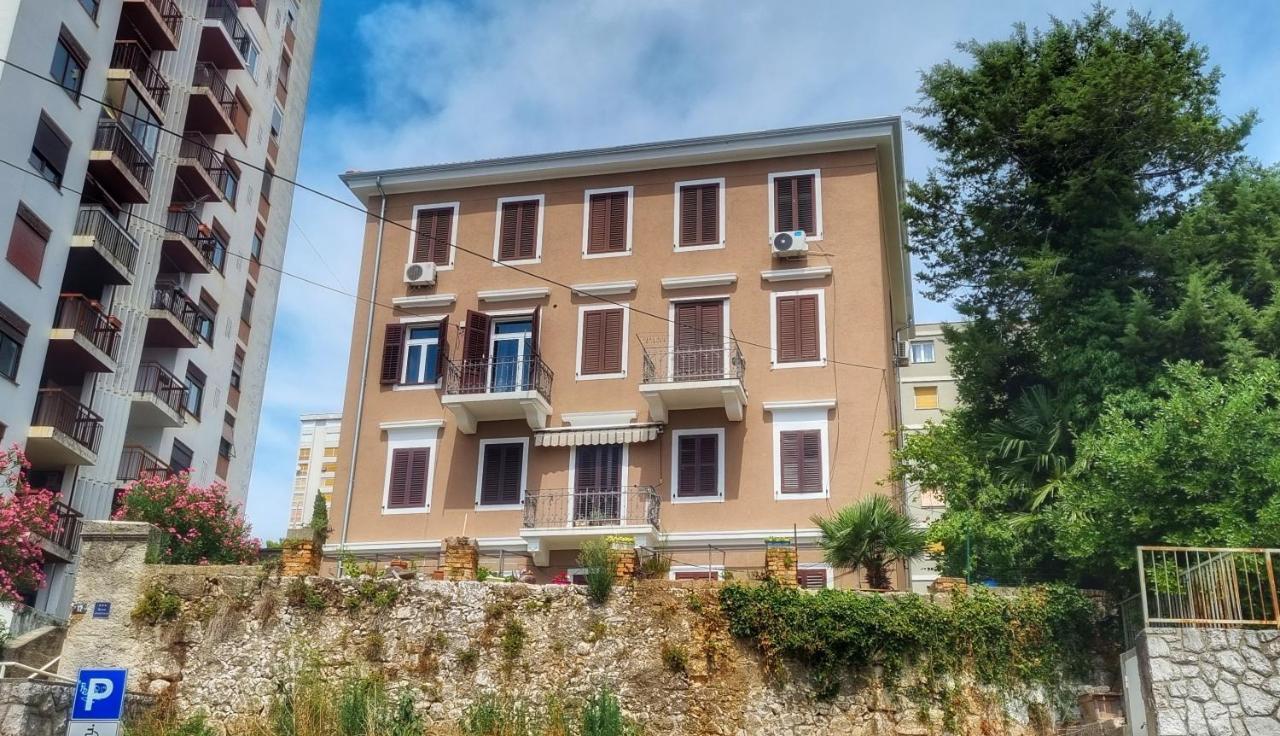 Apartment Lori - Beautiful View Rijeka Exteriör bild