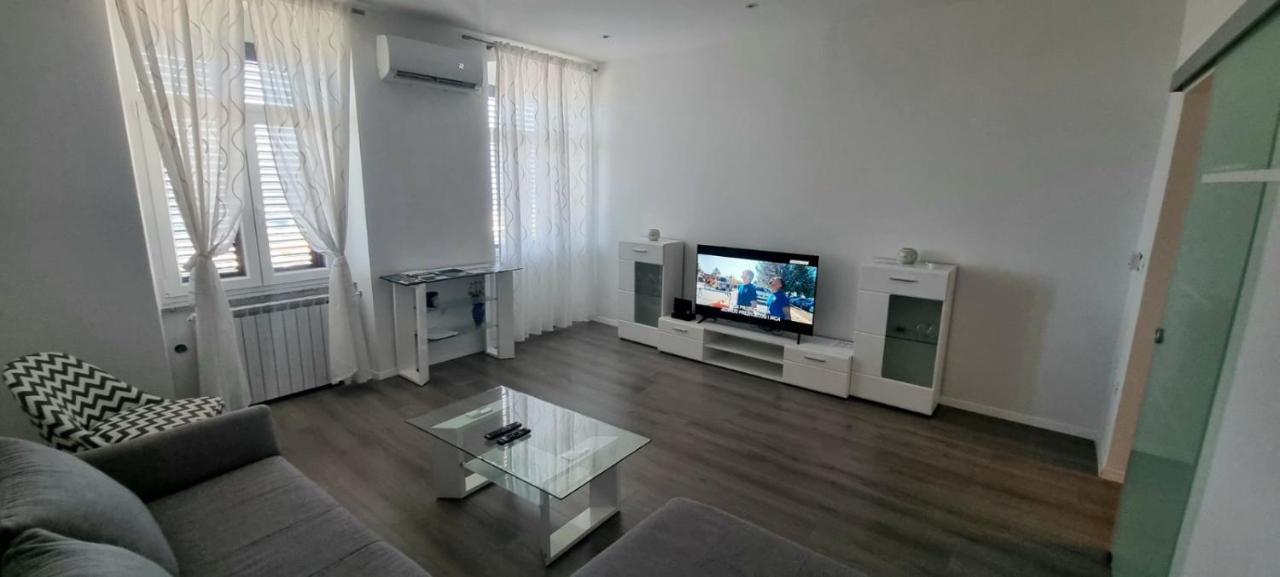 Apartment Lori - Beautiful View Rijeka Exteriör bild