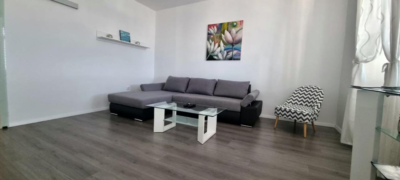 Apartment Lori - Beautiful View Rijeka Exteriör bild