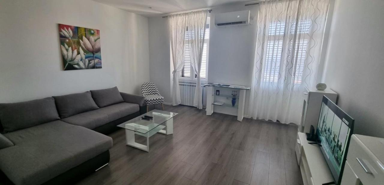 Apartment Lori - Beautiful View Rijeka Exteriör bild