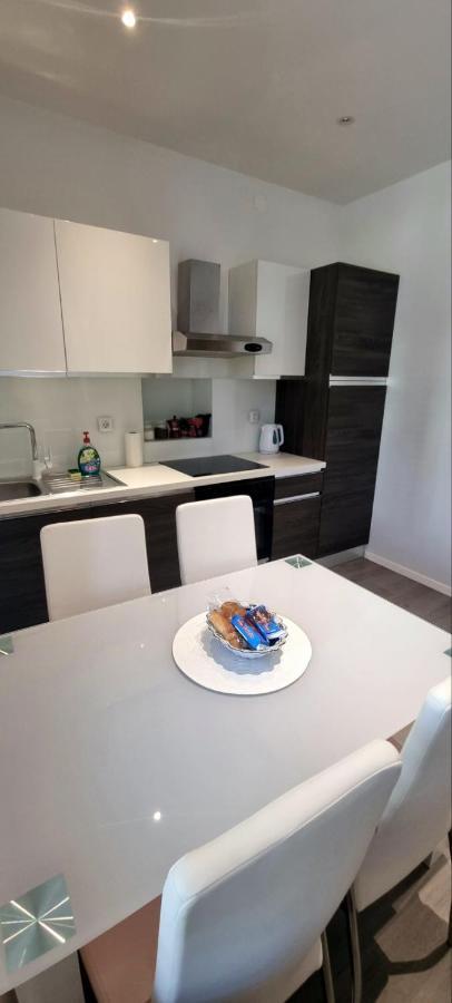Apartment Lori - Beautiful View Rijeka Exteriör bild